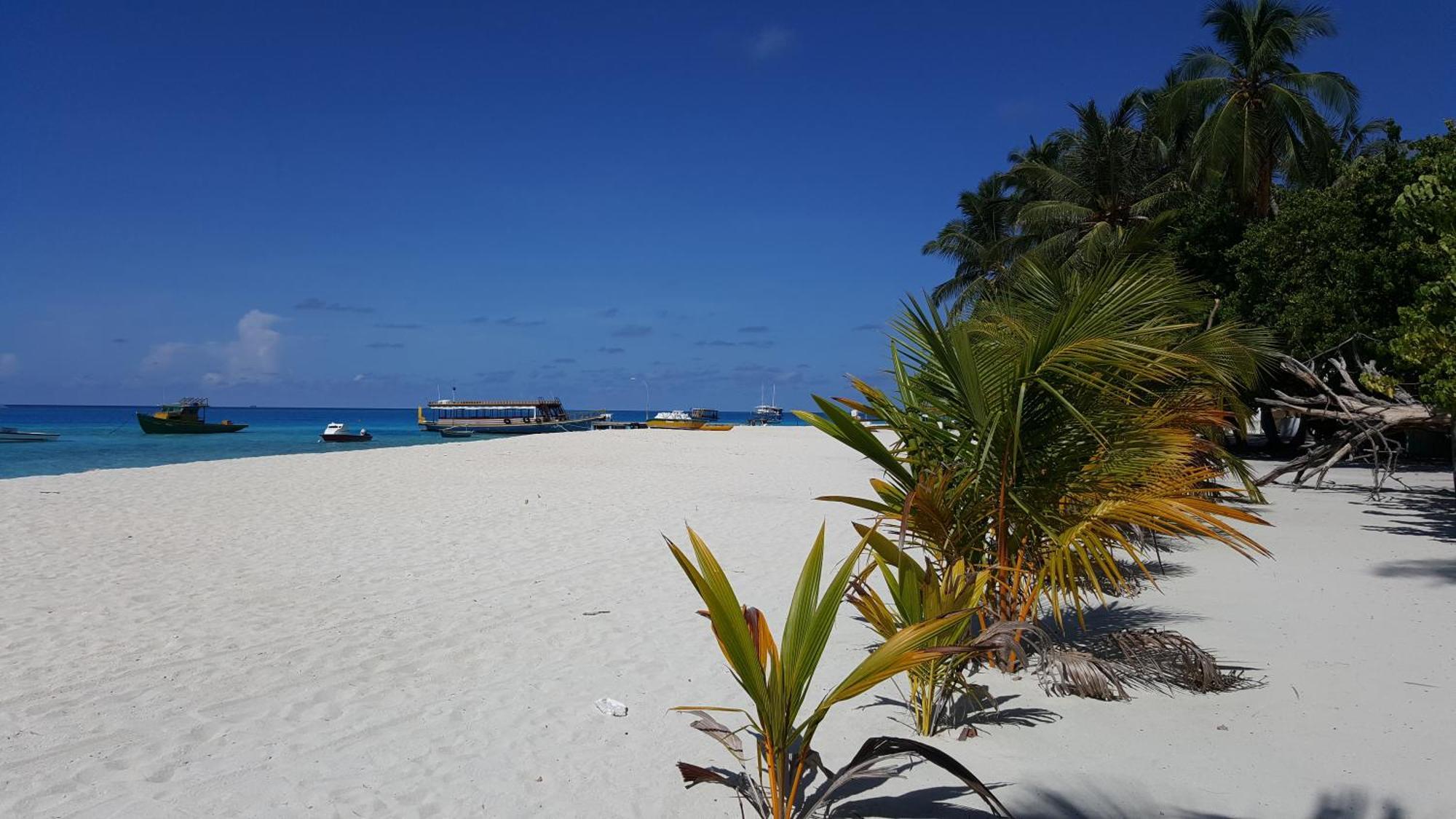 Kinan Retreat Hotel Fulidhoo Exterior photo